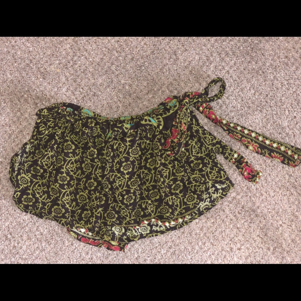 Bali Queen shorts- boutique ONESIZE